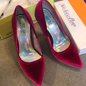 Magenta velvet pumps! Excellent condition! 5.5